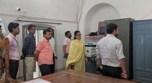 जिलाधिकारी ने नामांकन स्थल का लिया जायज़ा,सम्पूर्ण परिसर की होगी 16 सीसीटीवी कैमरों से निगहबानी