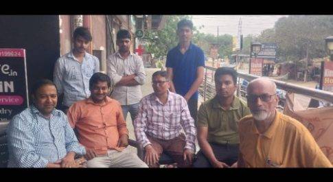 व्यापार मंडल ने धनेश सिंघल के नेतृत्व में वसुंधरा में चलाया मतदाता जागरूकता अभियान 