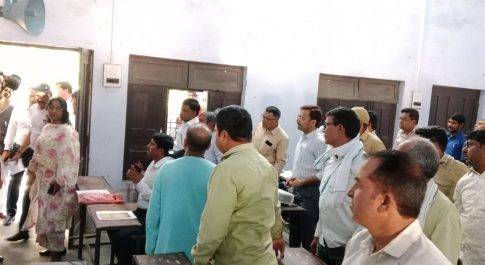 प्रथम दिन प्रशिक्षित किये गये मतदान कार्मिक