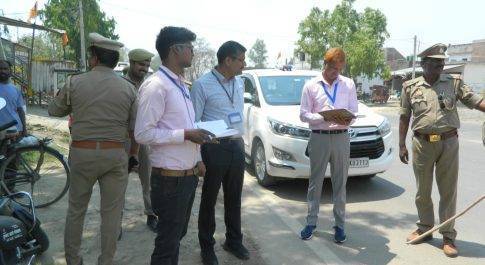व्यय प्रेक्षक टी. सेंथिल मुरूगन ने किया नानपारा क्षेत्र का भ्रमण