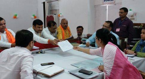 छठवें दिन 01 प्रतियाशी ने दाखिल किया नामांकन