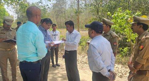 व्यय प्रेक्षक टी. सेंथिल मुरूगन ने किया बलहा व नानपारा क्षेत्र का भ्रमण