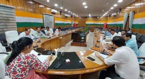 राजनैतिक दलों के पदाधिकारियों के साथ जिलाधिकारी ने की बैठक