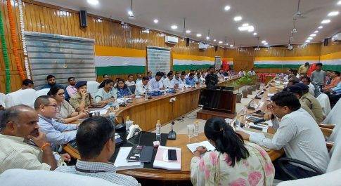 सामान्य, पुलिस व व्यय प्रेक्षकों ने नोडल अधिकारियों के साथ की बैठक