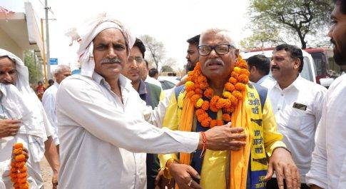 पश्चिमी दिल्ली से आम आदमी पार्टी के प्रत्याशी महाबल मिश्रा ने क्षेत्र में विभिन्न कार्यक्रमों में भाग लिया