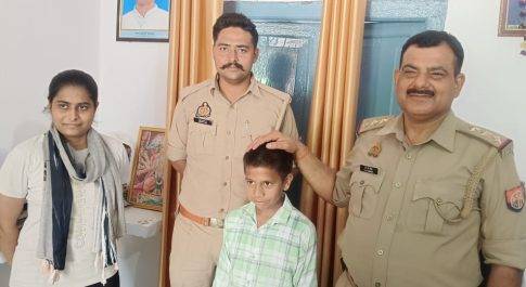 थाना प्रभारी निरीक्षक कुंवर बहादुर सिंह ने अनाथ बालक को लिया गोद स्कूल में कराया दाखिला