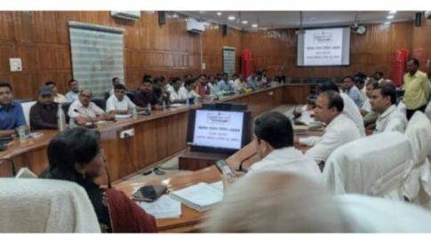 कलेक्ट्रेट सभागार में प्रशिक्षित किये गये ए.आर.ओ. व मास्टर ट्रेनर्स