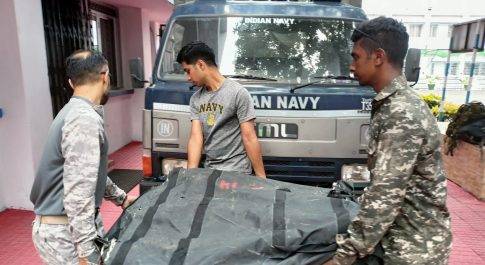 चक्रवाती तूफान रेमल से निपटने के लिए भारतीय नौसेना की तैयारी
