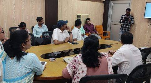 प्रेक्षकों की मौजूदगी में सम्पन्न हुआ मतदान कार्मिकों का बूथवार रैण्डमाइज़ेशन