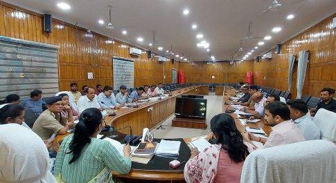 मतगणना तैयारियों के सम्बन्ध में डीएम ने सहायक रिटर्निंग आफिसर्स के साथ की बैठक