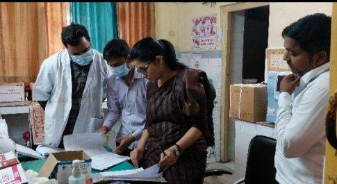सामुदायिक स्वास्थ्य केन्द्र पयागपुर का डीएम ने किया निरीक्षण