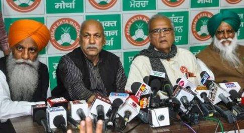 संयुक्त किसान मोर्चा ने दिल्ली के एलजी द्वारा प्रतिष्ठित लेखिका अरुंधति रॉय और शिक्षाविद शेख शौकत हुसैन पर यूएपीए लगाने की निंदा की, कहा : मोदी के नेतृत्व वाली एनडीए सरकार एक बार फिर अभिव्यक्ति की स्वतंत्रता पर कर रही है हमला