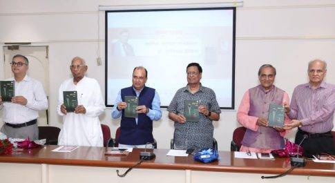 सकारात्मक परिवर्तन को आत्मसात् करते हैं डॉ अग्रवाल   _