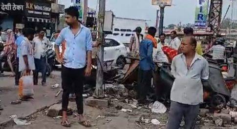 कलक्टर के निर्देश पर स्टेशन क्षेत्र से हटाए अतिक्रमण ,नगर निगम, पुलिस व केडीए ने संयुक्त रूप से की कार्रवाई