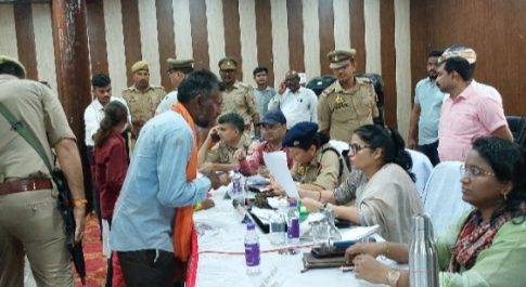 तहसील मोतीपुर में डीएम की अध्यक्षता में सम्पन्न हुआ सम्पूर्ण समाधान दिवस