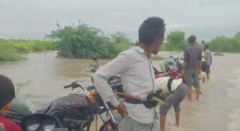 लगातार हो रही भारी बारिश ने बढ़ाई किसानों की चिंता