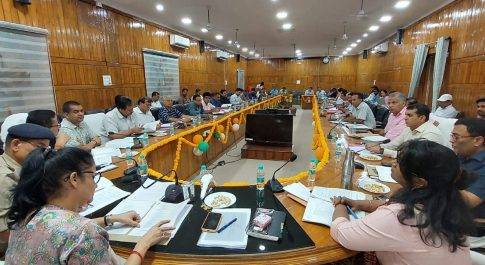 लॉजिस्टिक के साथ आयोजित हो वीएचएसएनडी दिवस: डीएम
