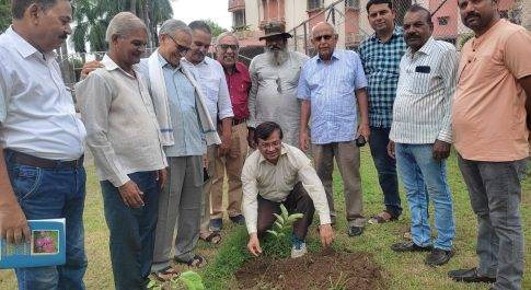 देश-विदेश की घटनाओं पर किया विचार विमर्श