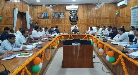 सीएम डैशबोर्ड पर डाटा फीडिंग कार्य को अद्यतन रखें विभाग: डीएम