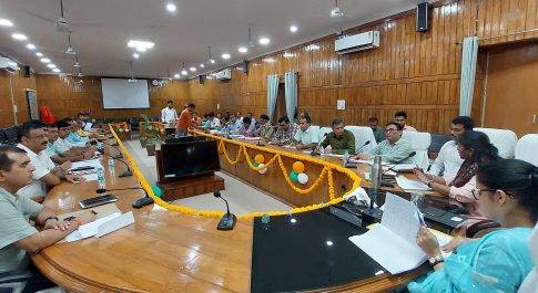 डीएम की अध्यक्षता में सम्पन्न हुई जिला पर्यावरण समिति की बैठक