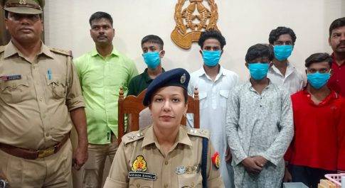 पल्सर मोटरसाइकिल व छिनैती के 09 अदद मोबाइल बरामद, 05 नफर अभियुक्त/ बालअपचारी गिरफ्तार