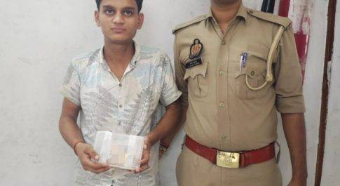 घड़ियों के शोरूम में चोरी करने वाले प्रकरण मे वांछित एक अभियुक्त गिरफ्तार