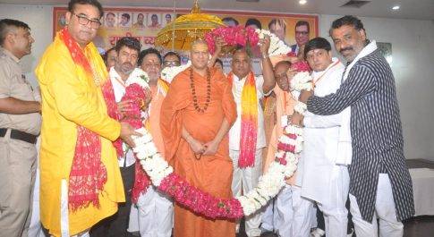 सनातन धर्म को छोड़कर अन्यत्र कहीं प्रेम नहीं है – कैलाशा नंद गिरी महाराज