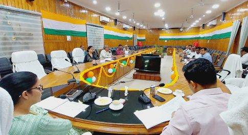 डीएम की अध्यक्षता में सम्पन्न हुई माध्यमिक शिक्षा विभाग की समीक्षा बैठक