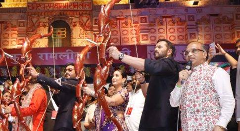 लव कुश रामलीला मंच से