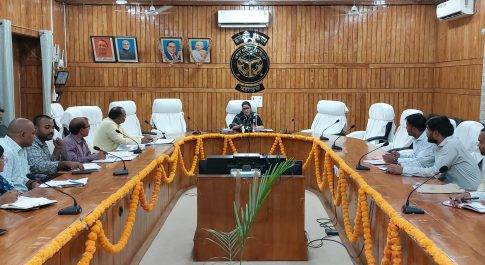 डीएम की अध्यक्षता में सम्पन्न हुई जनपद स्तरीय सिल्ट सफाई समिति की बैठक