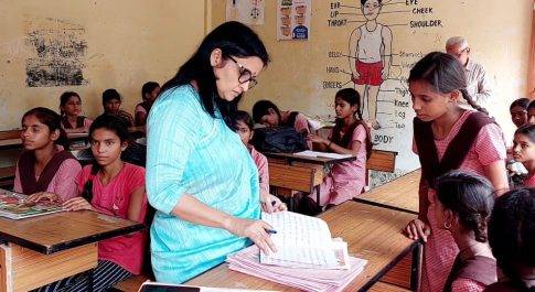 जिलाधिकारी ने केजीबीवी तेजवापुर का किया औचक निरीक्षण