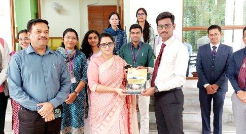फील्ड स्टडी एण्ड रिसर्च प्रोग्राम के तहत जनपद भ्रमण पर पहुंचा प्रशासनिक अधिकारियों का दल