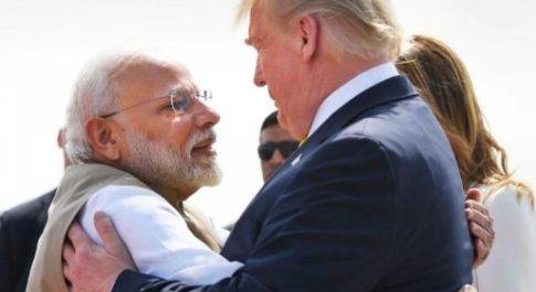 व्हाइट हाउस में जचकी उधर और सोहर का शोर इधर