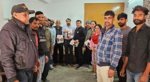 वसुंधरा के शिक्षा अपार्टमेंट में संविधान गौरव अभियान के अंतर्गत गोष्ठी का आयोजन ।