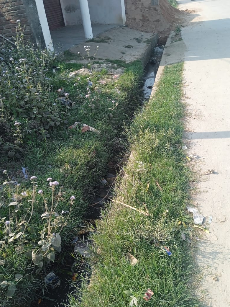 करोड़ों रूपये ख़र्च के बाद नाली के जल निकासी बनी समस्या 