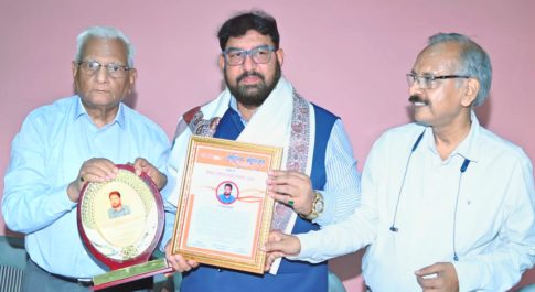 ’पैरोकार साहित्य शिखर सम्मान’’ से सम्मानित हुए डॉ. राजाराम त्रिपाठी