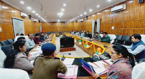 डीएम की अध्यक्षता में सम्पन्न हुई सड़क सुरक्षा समिति की बैठक