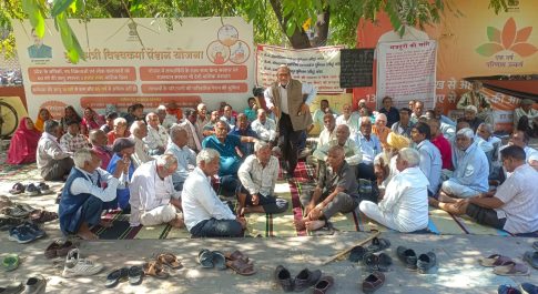 जेके फैक्ट्री के मजदूरों से वार्ता को तैयार नहीं जिला प्रशासन