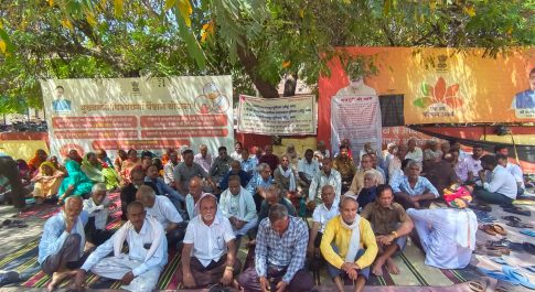 सरकार की हठधर्मिता से मजदूरों में बढ़ रहा आक्रोश