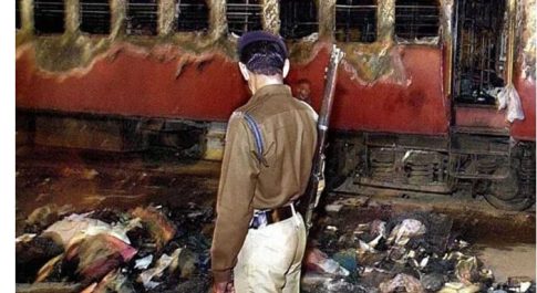 छुड़ाए नहीं छूटेगा गुजरात के दंगों का दाग