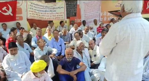 आरपार की लड़ाई के लिए तैयारी कर रहे मजदूर
