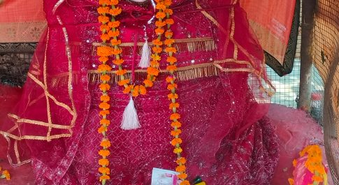 समय माता मन्दिर में उमड़ी श्रद्धालुओं की भीड़