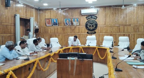राजनैतिक दलों के पदाधिकारियों के साथ बैठक सम्पन्न