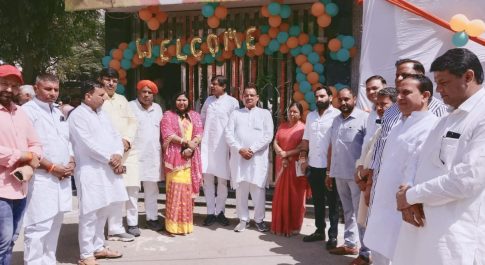 गाजियाबाद में भाजपा के जिला व महानगर ने 45वां स्थापना दिवस बड़ी धूमधाम से मनाया। 