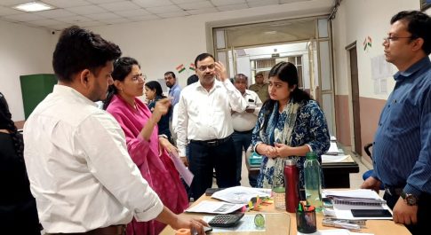 उपभोक्ताओं की शिकायतों का तुरन्त गुणवत्तापूर्ण एवं समयबद्ध निस्तारण सुनिश्चित किया जाये – ईशा दुहन आई०ए०एस०