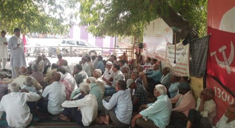 ढाई माह बाद भी नहीं मिला‌ न्याय, मजदूरों में रोष