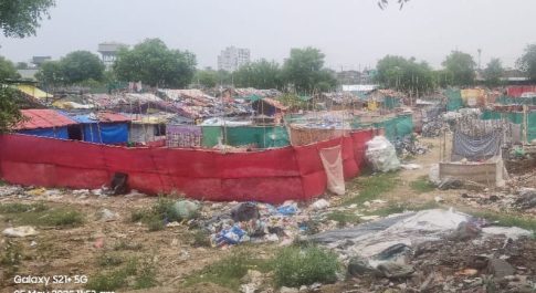 जनपद में तेजी बसती अवैध झुग्गियाँ राष्ट्रीय सुरक्षा के दृष्टिकोण से अत्यंत चिंता का विषय – अशु कुमार वर्मा