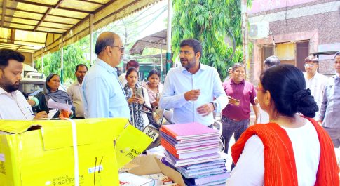 जिलाधिकारी दीपक मीणा ने किया जिला अस्पताल का किया औचक निरीक्षण, दिये आवश्यक दिशा-निर्देश