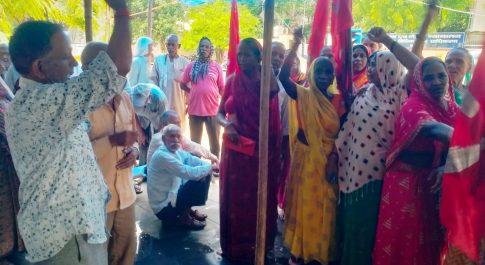 जेके फैक्ट्री के मजदूरों को शीघ्र भुगतान की मांग