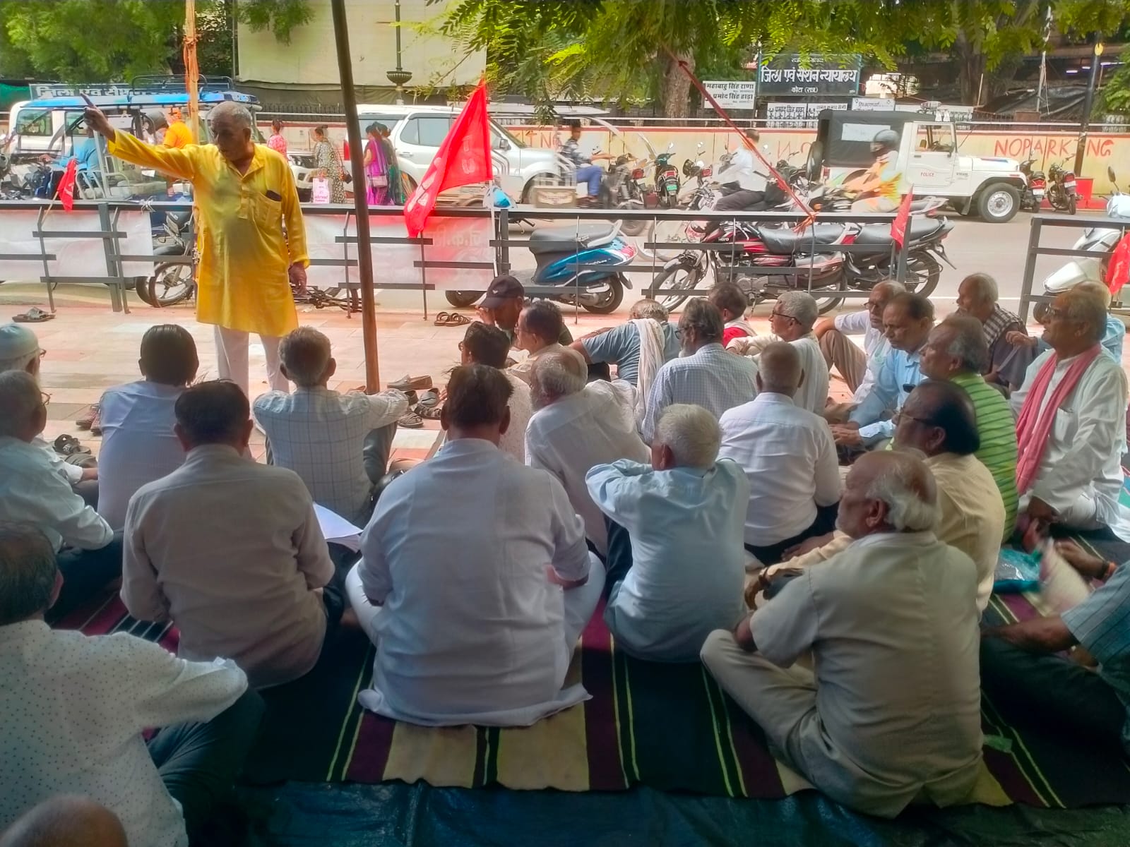 मजदूरों की एकजुटता ने सरकार को जमीन अधिग्रहण पर किया मजबूर